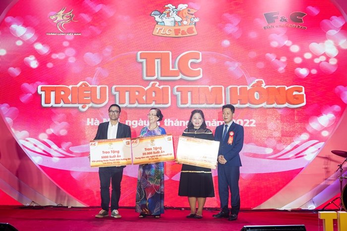 TLC – Triệu trái tim hồng